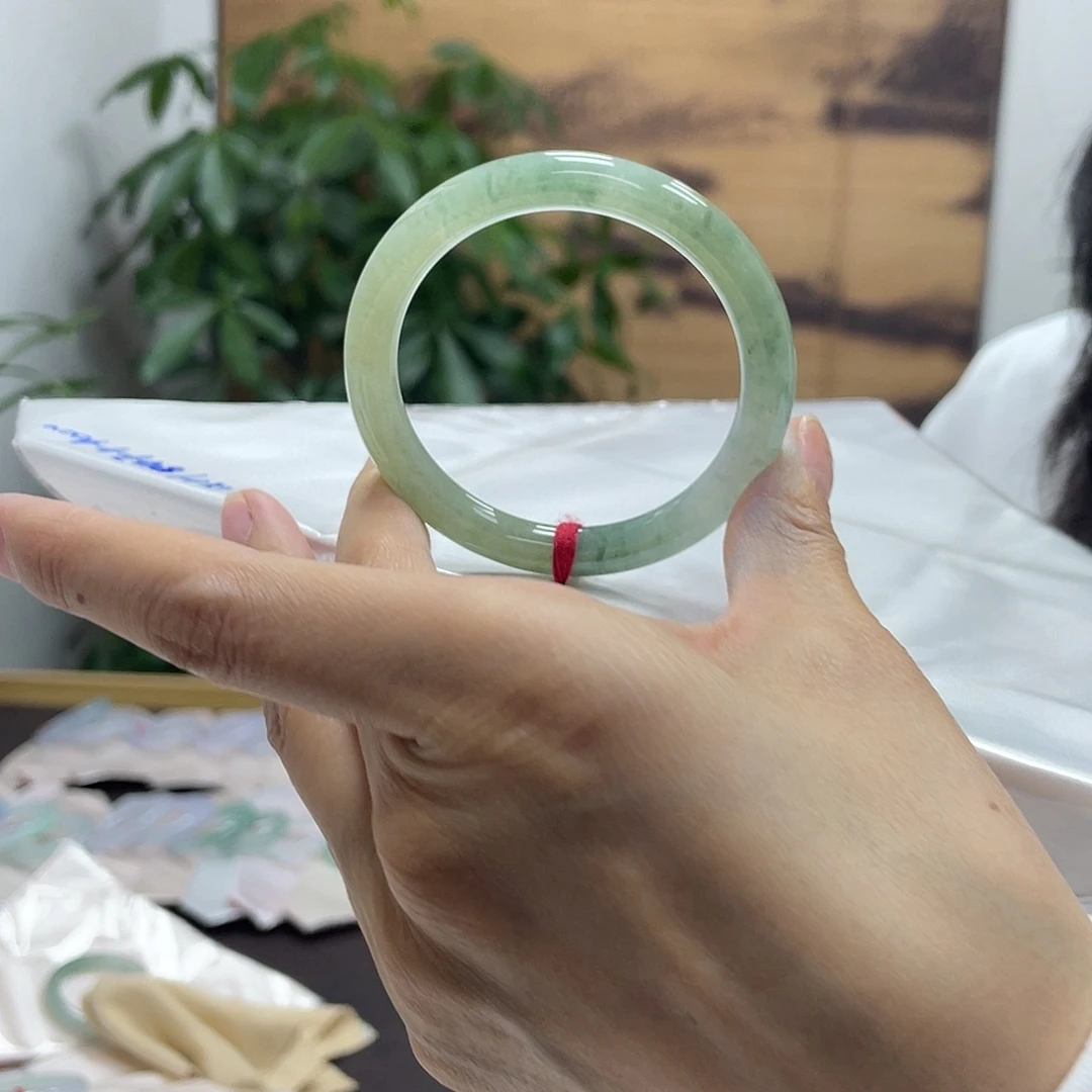 翡翠未镶嵌手镯翡翠