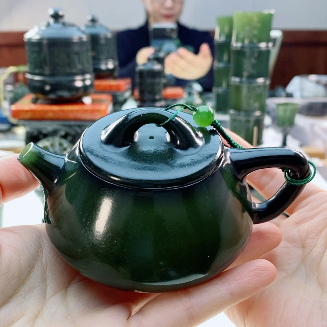 未镶嵌和田玉摆件一**光微瑕