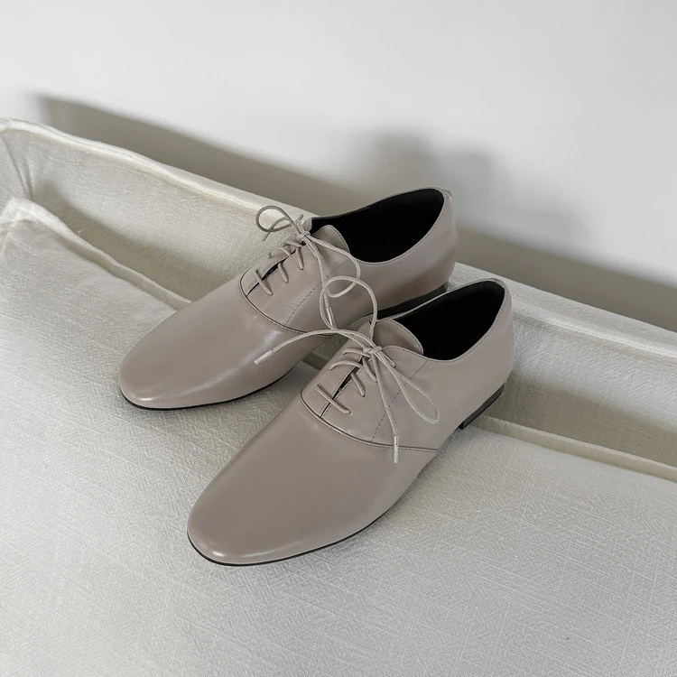 圆头复古浅口单鞋时尚休闲百搭真皮粗跟英伦风平底方头低跟