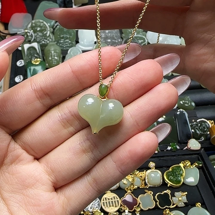 和田玉银S925镶嵌吊坠(赠链)