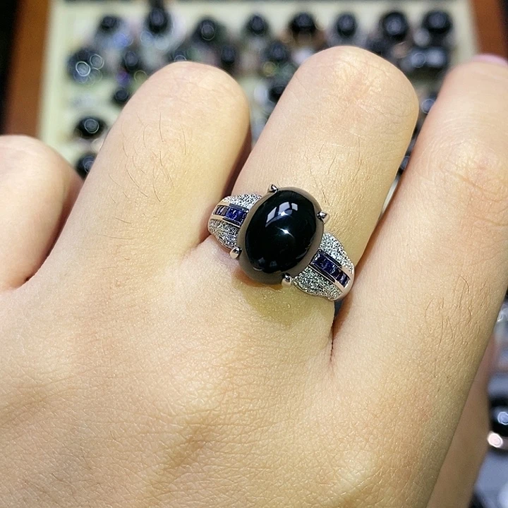 18K金镶嵌戒指翡翠