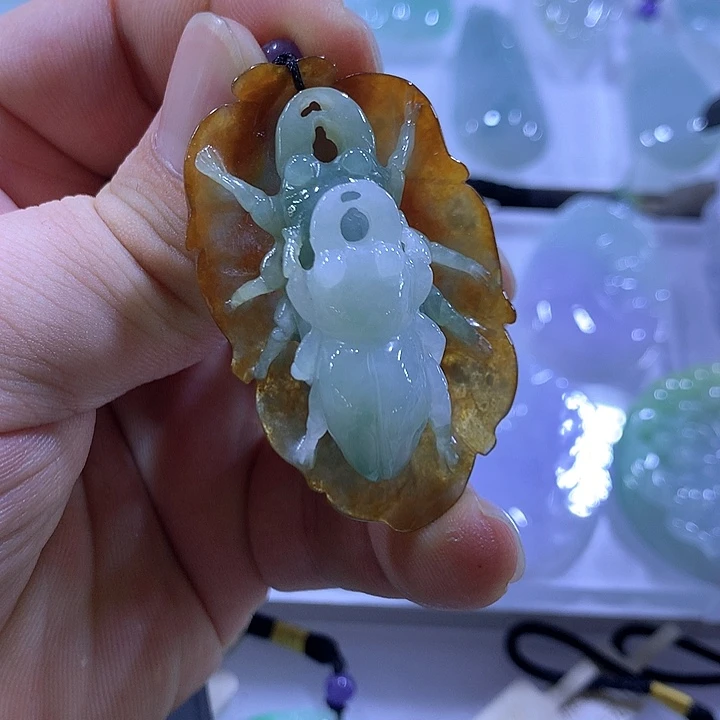 翡翠未镶嵌颈饰天然翡翠A货吊坠