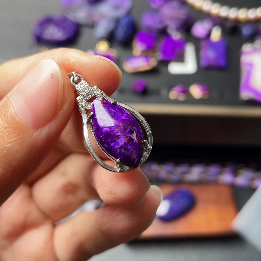 银S925镶嵌苏纪石（舒俱来）吊坠一**安