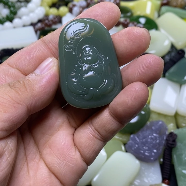 和田玉未镶嵌颈饰