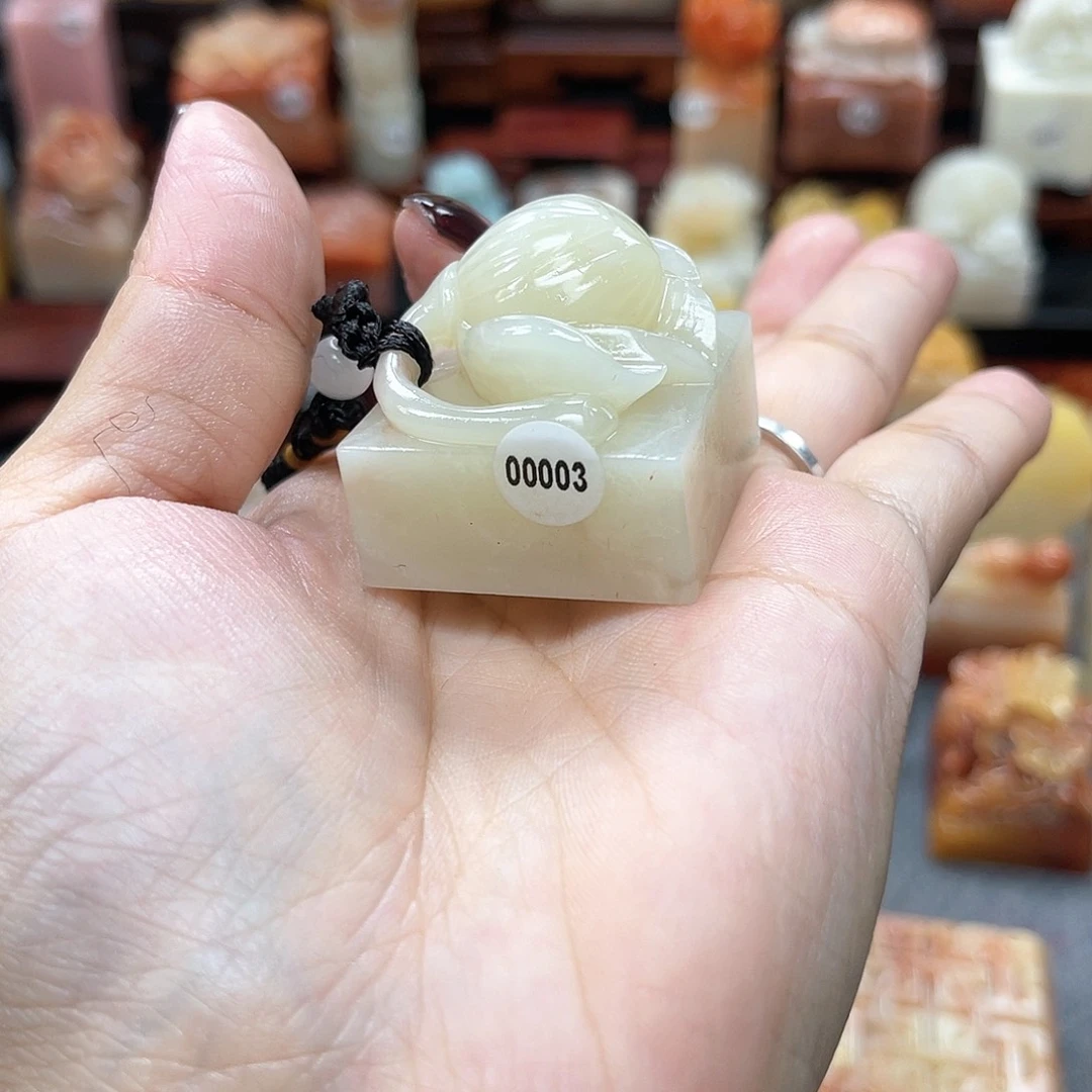 寿山石印石月****上000003000000