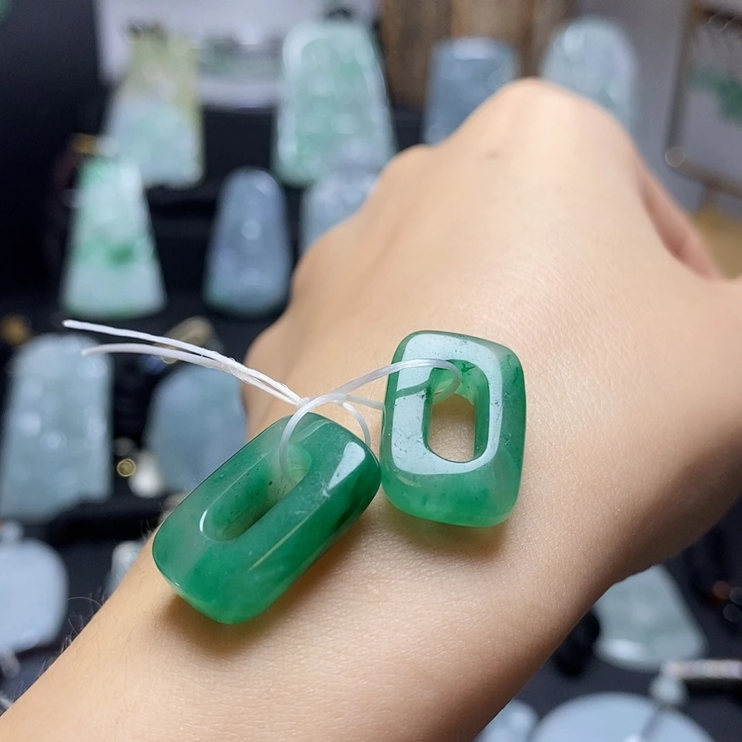 翡翠未镶嵌颈饰非洲翠