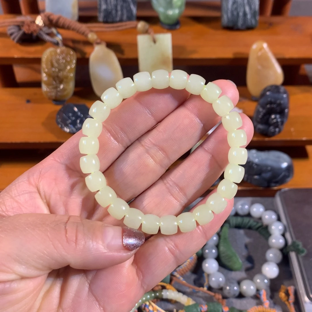 和田玉（糖玉）颈饰未镶嵌