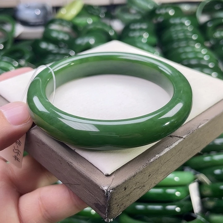 未镶嵌手镯和田玉（碧玉）