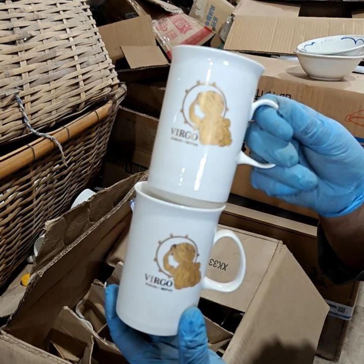 摆件盘子碗茶壶啥都有