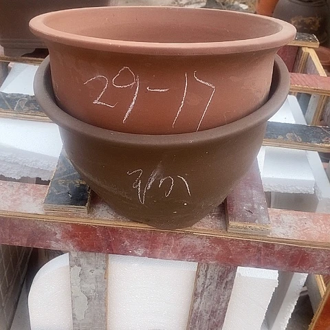 中国宜兴紫砂花盆，