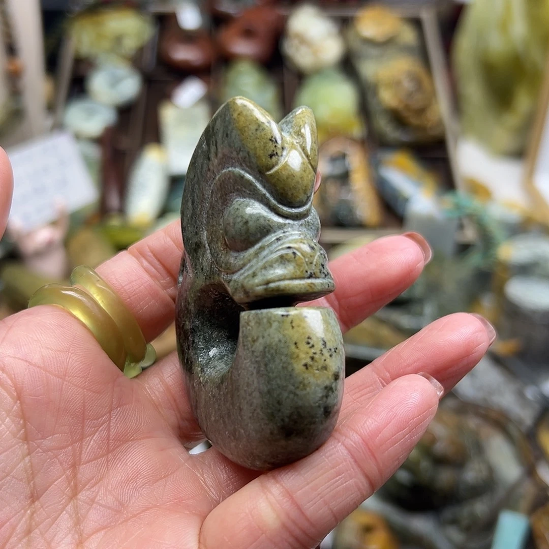 岫岩河磨玉（透闪石质玉）未镶嵌颈饰河磨玉猪龙