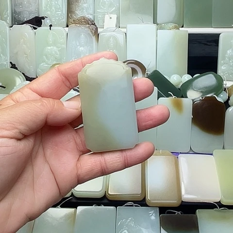 颈饰未镶嵌和田玉