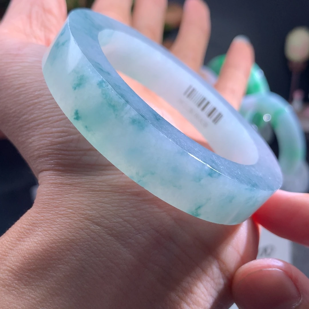 定制翡翠手镯未镶嵌小*