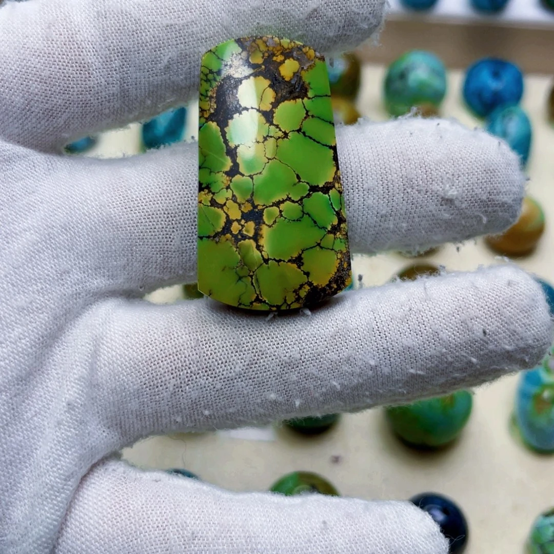 绿松石未镶嵌饰品