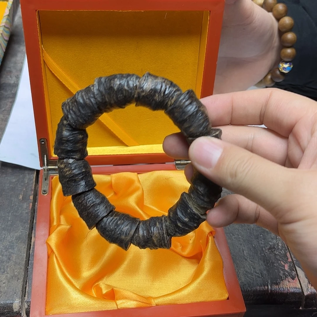 大叶紫檀（黑酸枝木类）