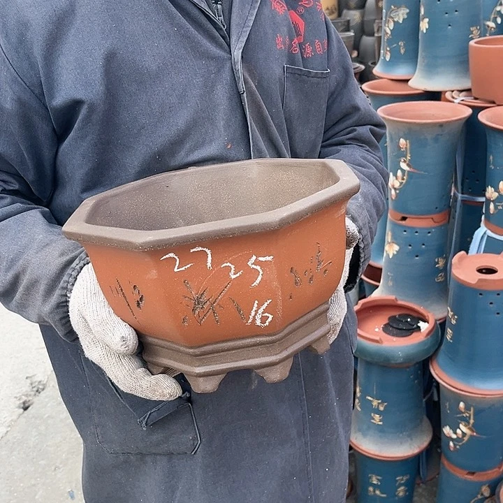 紫砂紫砂花盆和茶叶也