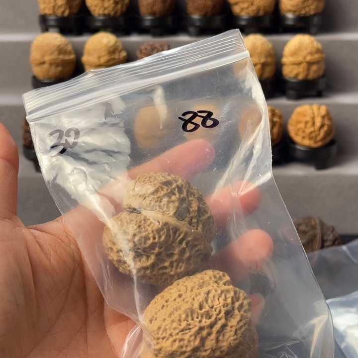 空***空文玩核桃把件30,金刚脸