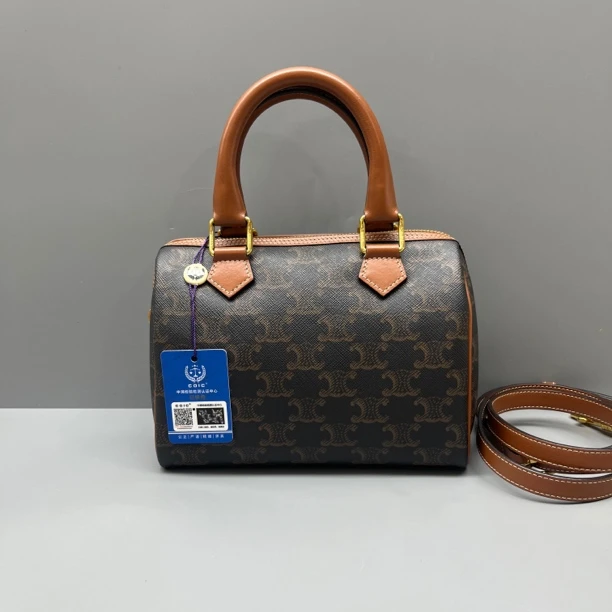 95新 Celine/思琳 老花凯旋门枕头包 尺寸20*14SV16512