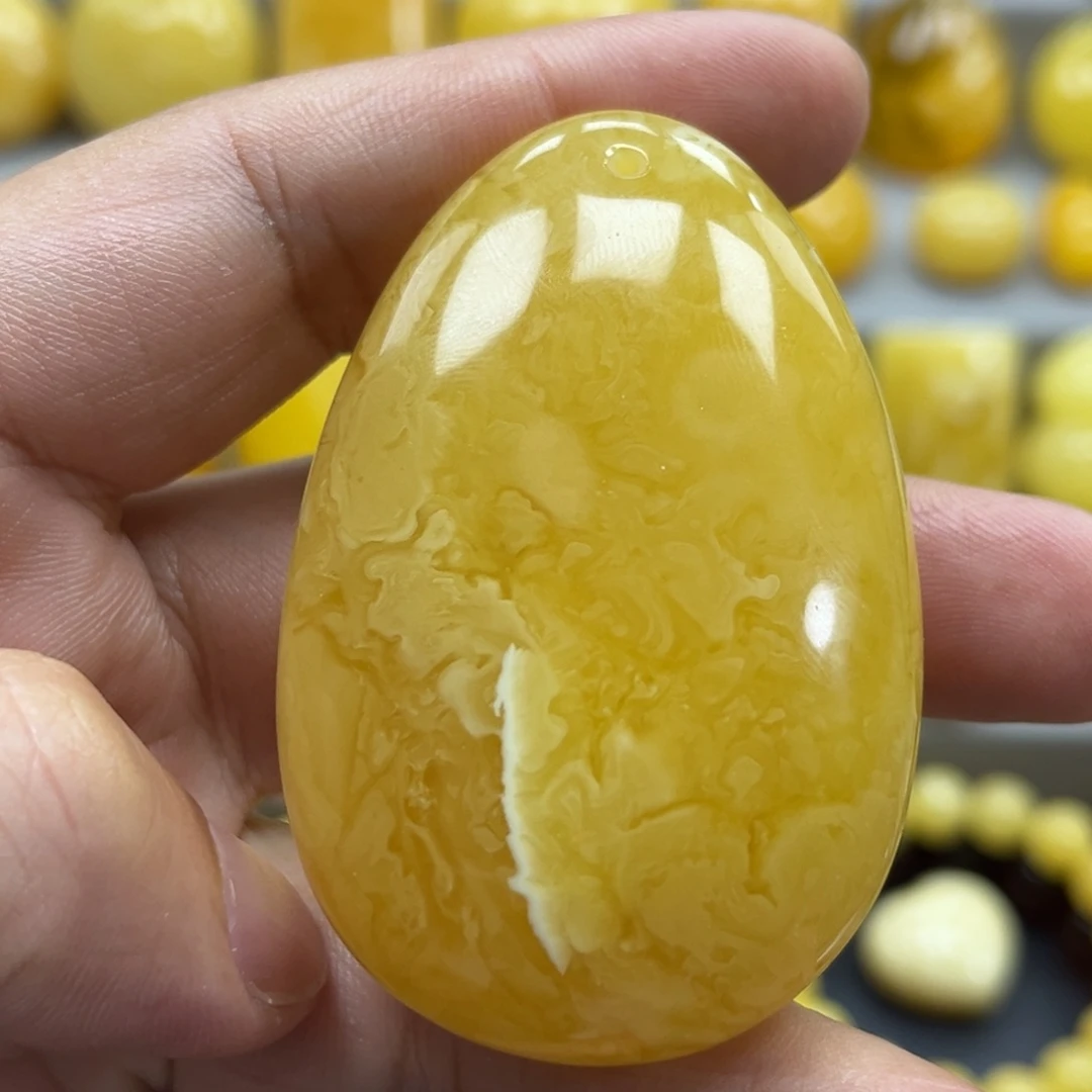 蜜蜡未镶嵌珠宝奇石