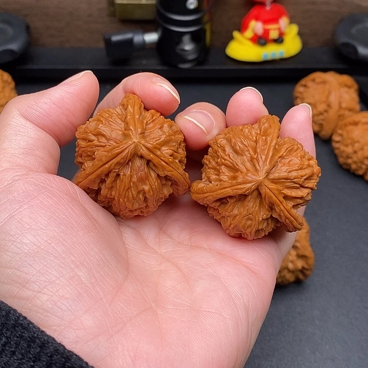 逗***号把件文玩核桃白奔