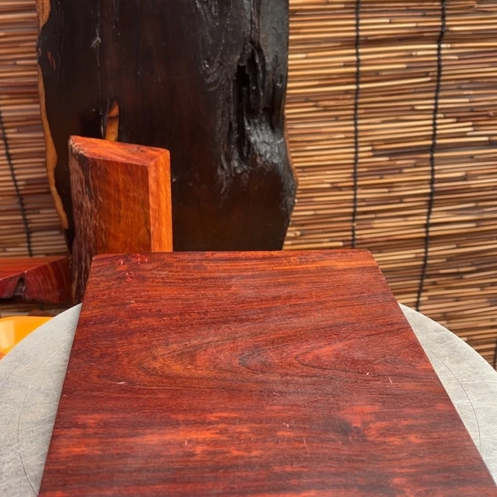 宝***资大叶紫檀（黑酸枝木类）