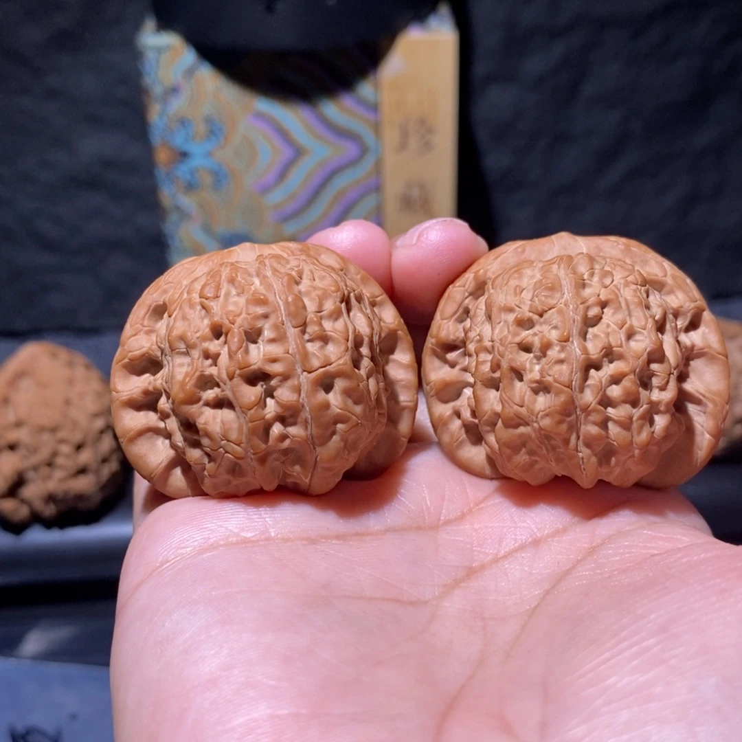 金***泽吊坠文玩核桃血麒麟