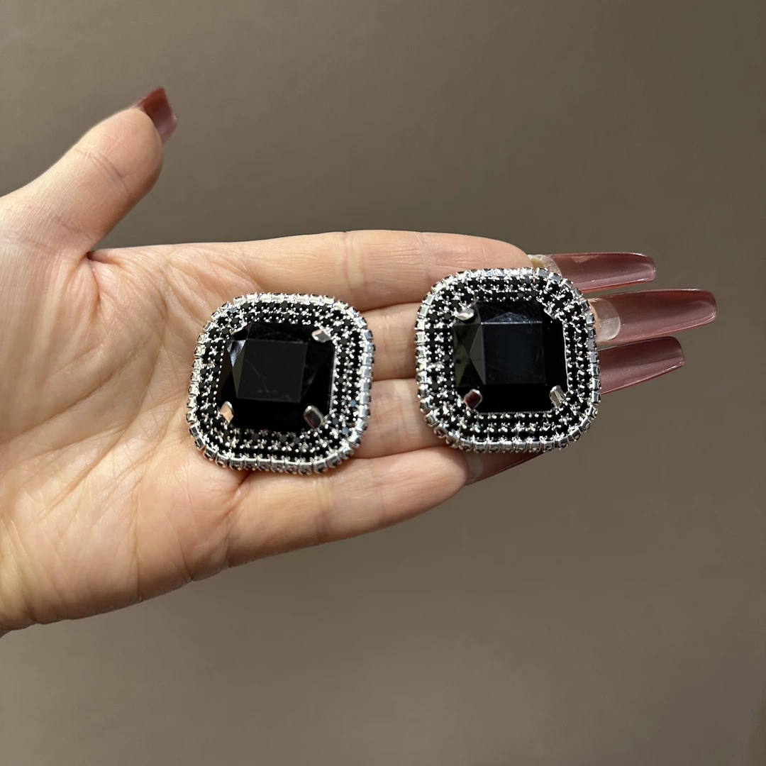 铜合金合成锆石耳饰 个性黑方糖耳钉