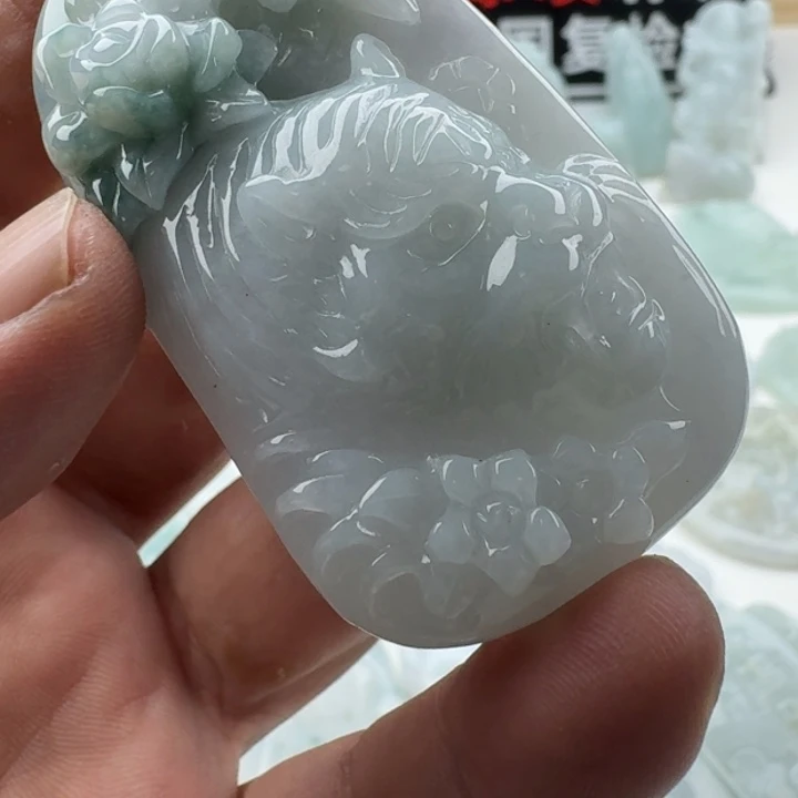翡翠未镶嵌颈饰天然缅甸A货翡翠