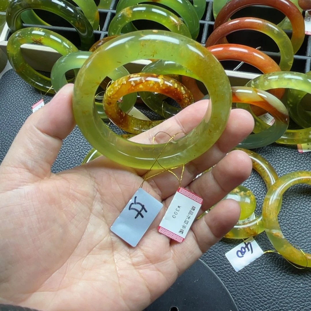 未镶嵌蛇纹石玉手镯有裂手镯特价不退不换