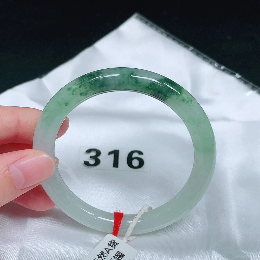 未镶嵌手镯（圆镯）翡翠