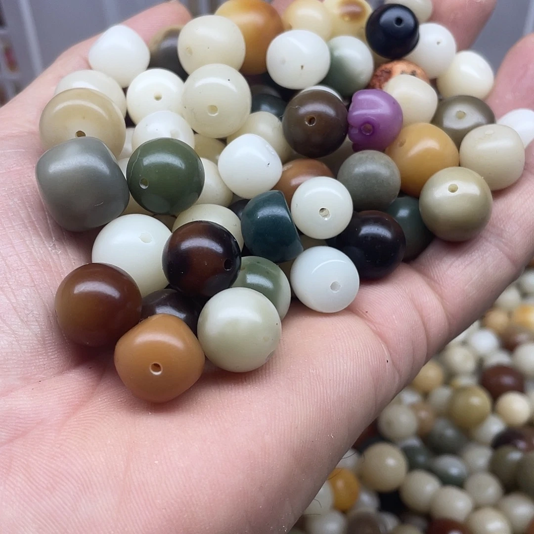 白玉菩提吊坠瑕疵混珠500颗