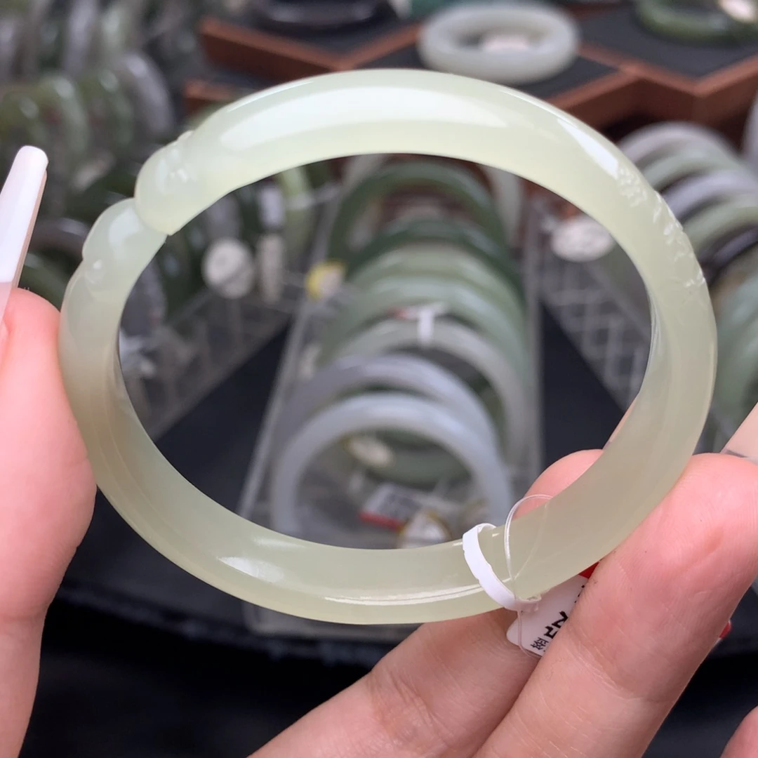 未镶嵌手镯和田玉54