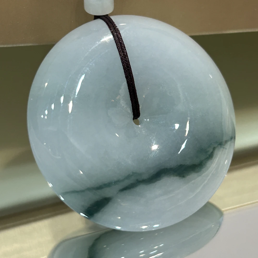 翡翠A货冰润飘花飘绿平安扣挂件