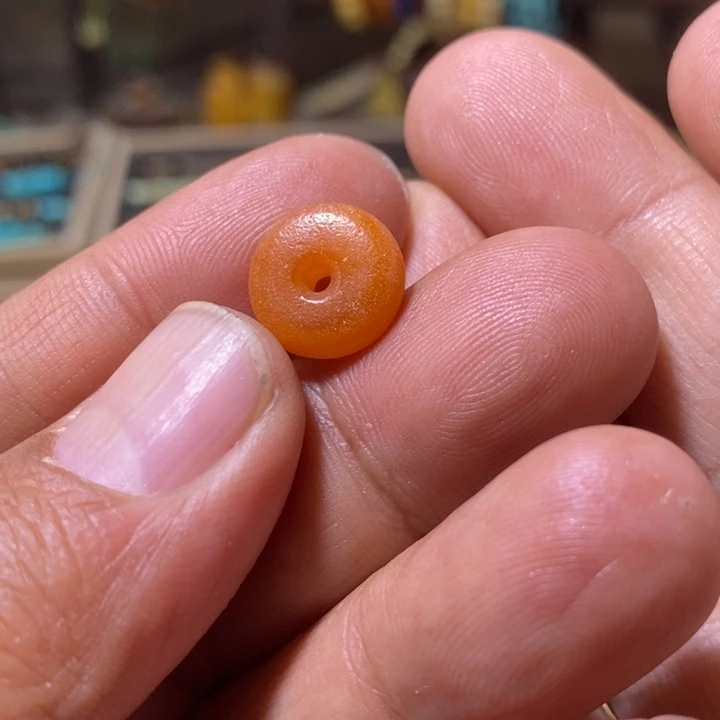 蜜蜡裸石未镶嵌配饰