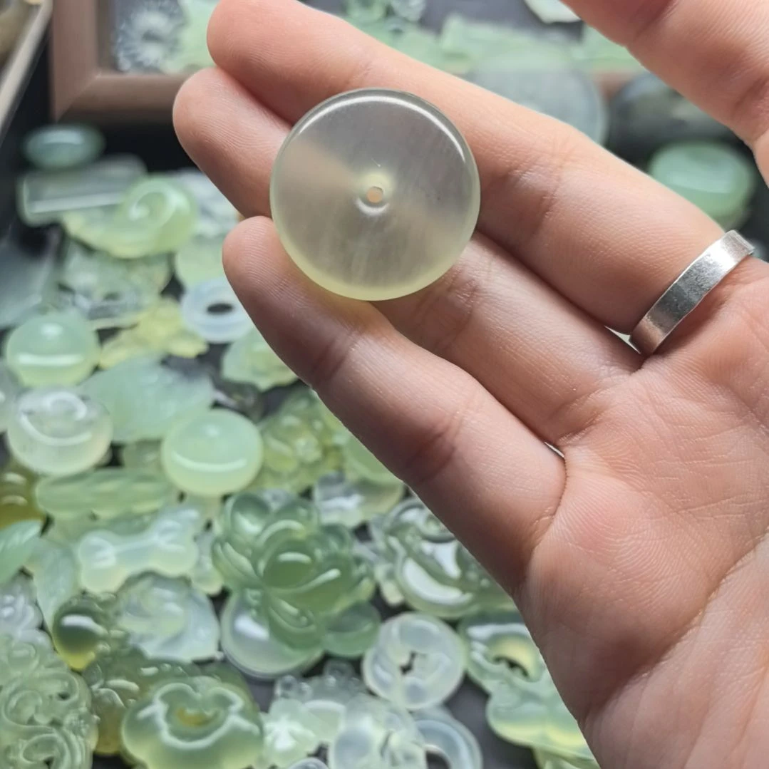 蛇纹石玉合金颈饰