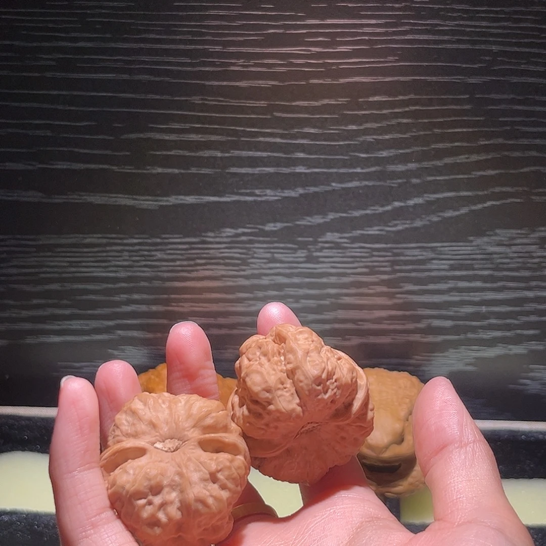 ，***大叶紫檀（黑酸枝木类）蛤蟆