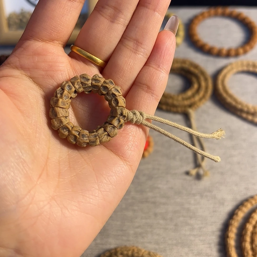 吊坠柏香籽/百香籽小手捻7.5