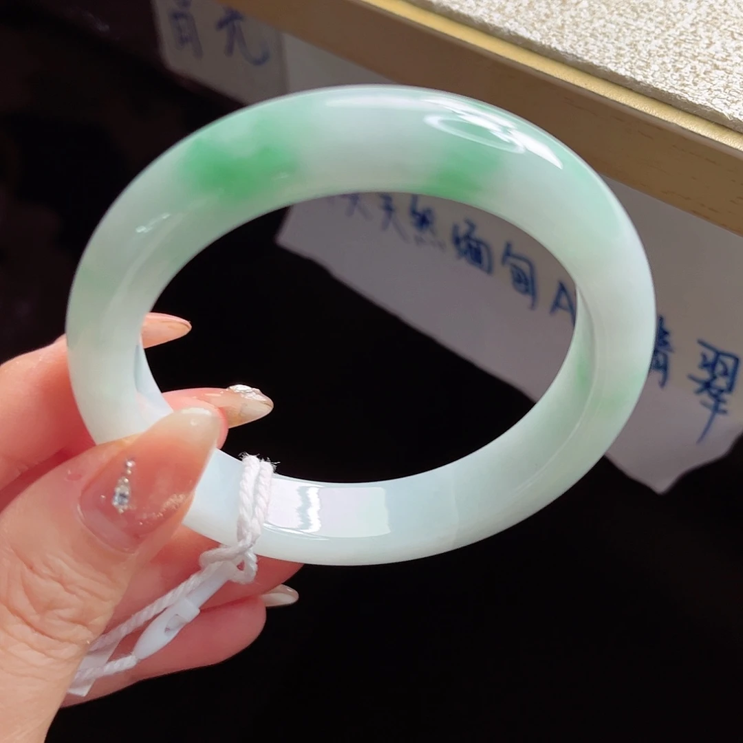 翡翠未镶嵌手镯手镯