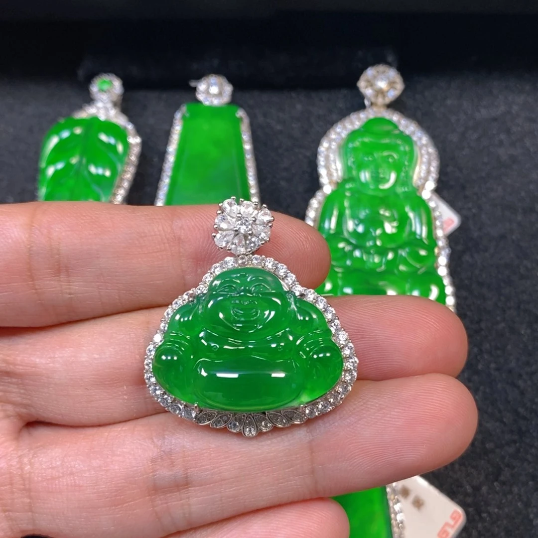 颈饰银S925镶嵌翡翠佛公吊坠