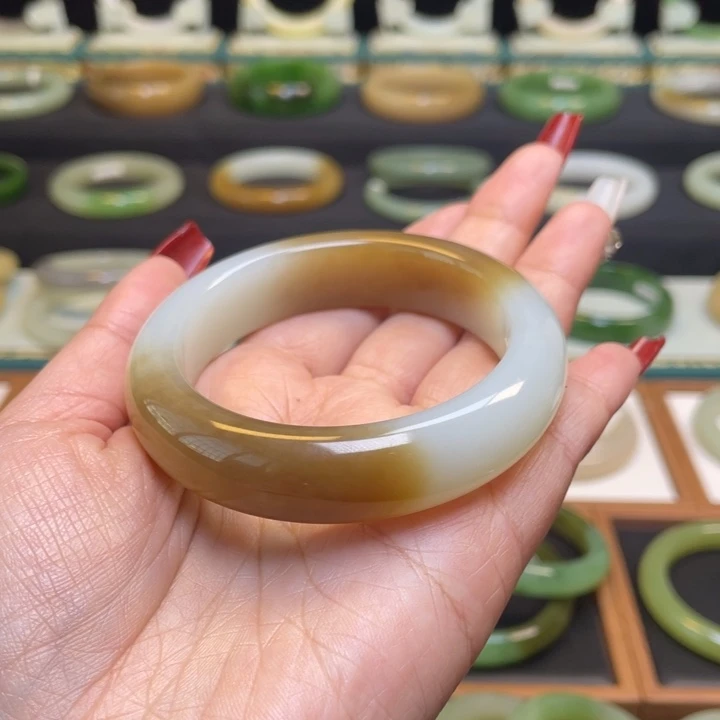 和田玉手镯未镶嵌53