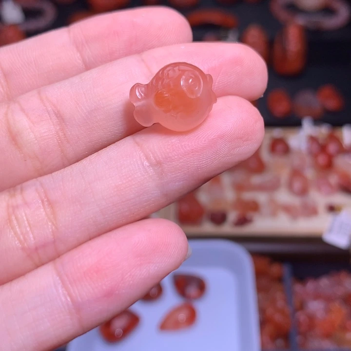 南红玛瑙未镶嵌珠宝半成品嘟嘟鱼