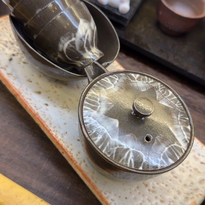 瓷片昨*哈哈哈哈哈哈