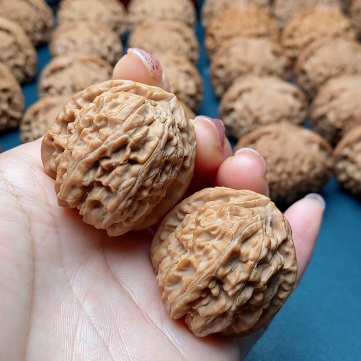 文玩核桃把件34三角白