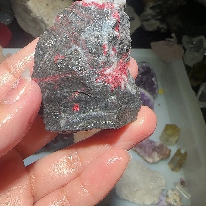 天然辰砂天然朱砂原石毛料