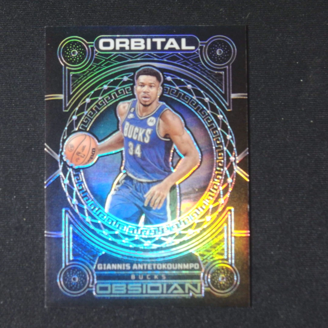 【折射】字母哥 75编 帕尼尼国宝手提NBA球星卡