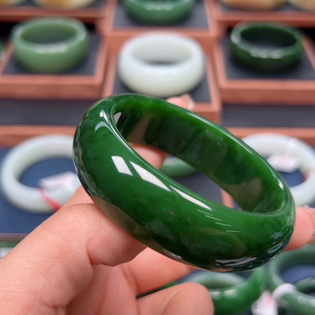 未镶嵌手镯和田玉（碧玉）