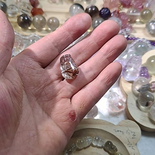 退***姐未镶嵌水晶颈饰水晶
