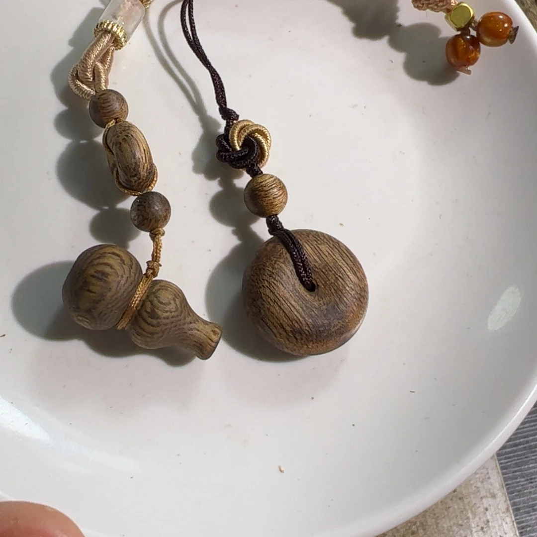 沉香吊坠顺**姐白棋楠吊坠