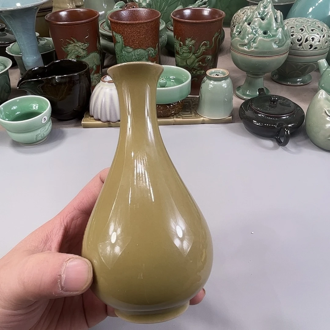米黄釉小瓶哈哈哈