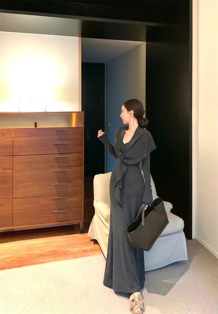 时髦~设计感辣妹显瘦修身T恤连衣裙+披肩#22607